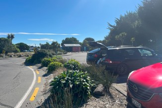 Freedom campers parked up at Waimairi beach